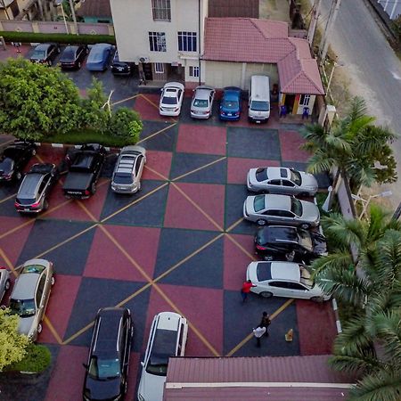 Villa Hilton Hotels Uyo Kültér fotó