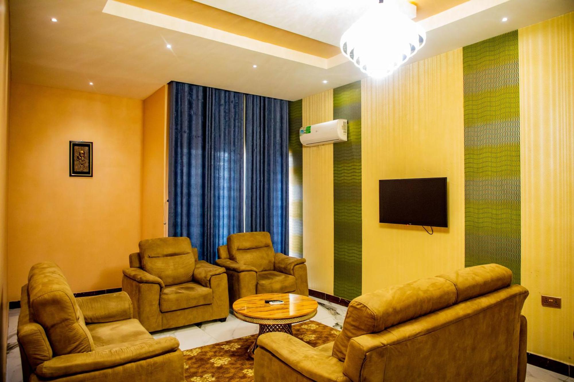 Villa Hilton Hotels Uyo Kültér fotó