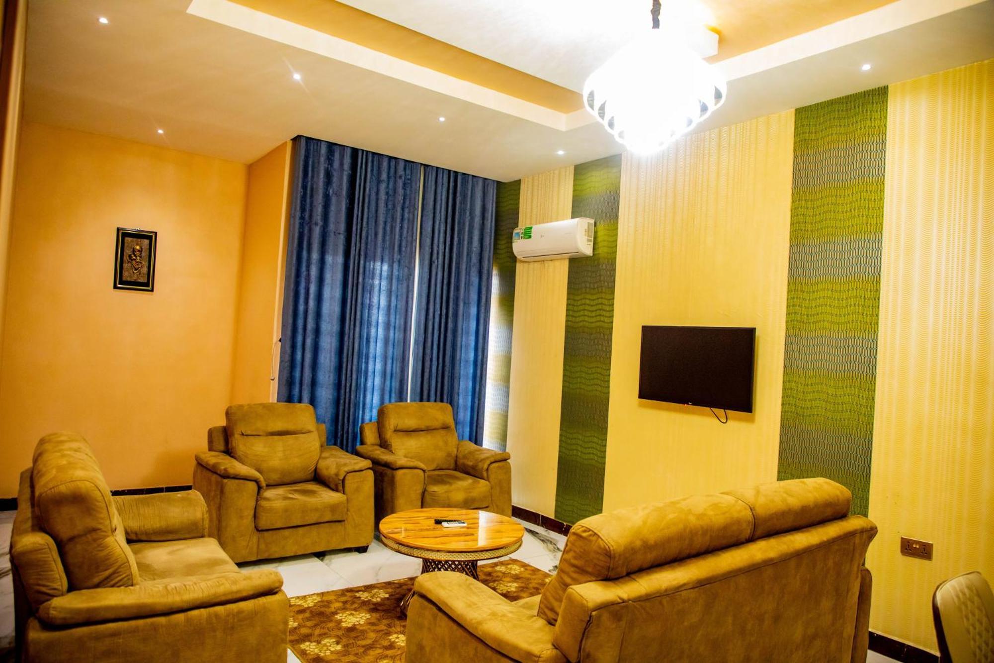 Villa Hilton Hotels Uyo Kültér fotó