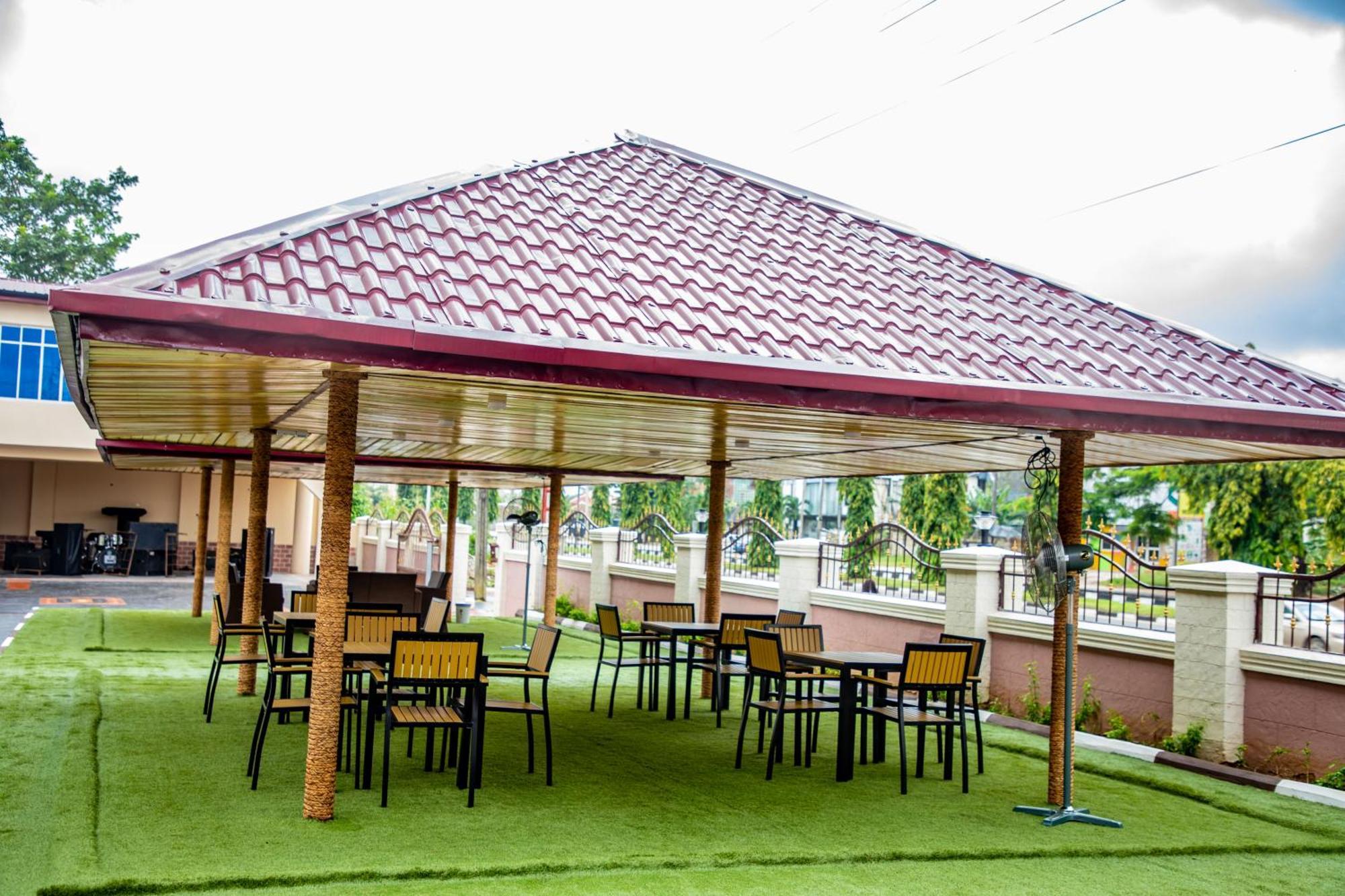 Villa Hilton Hotels Uyo Kültér fotó