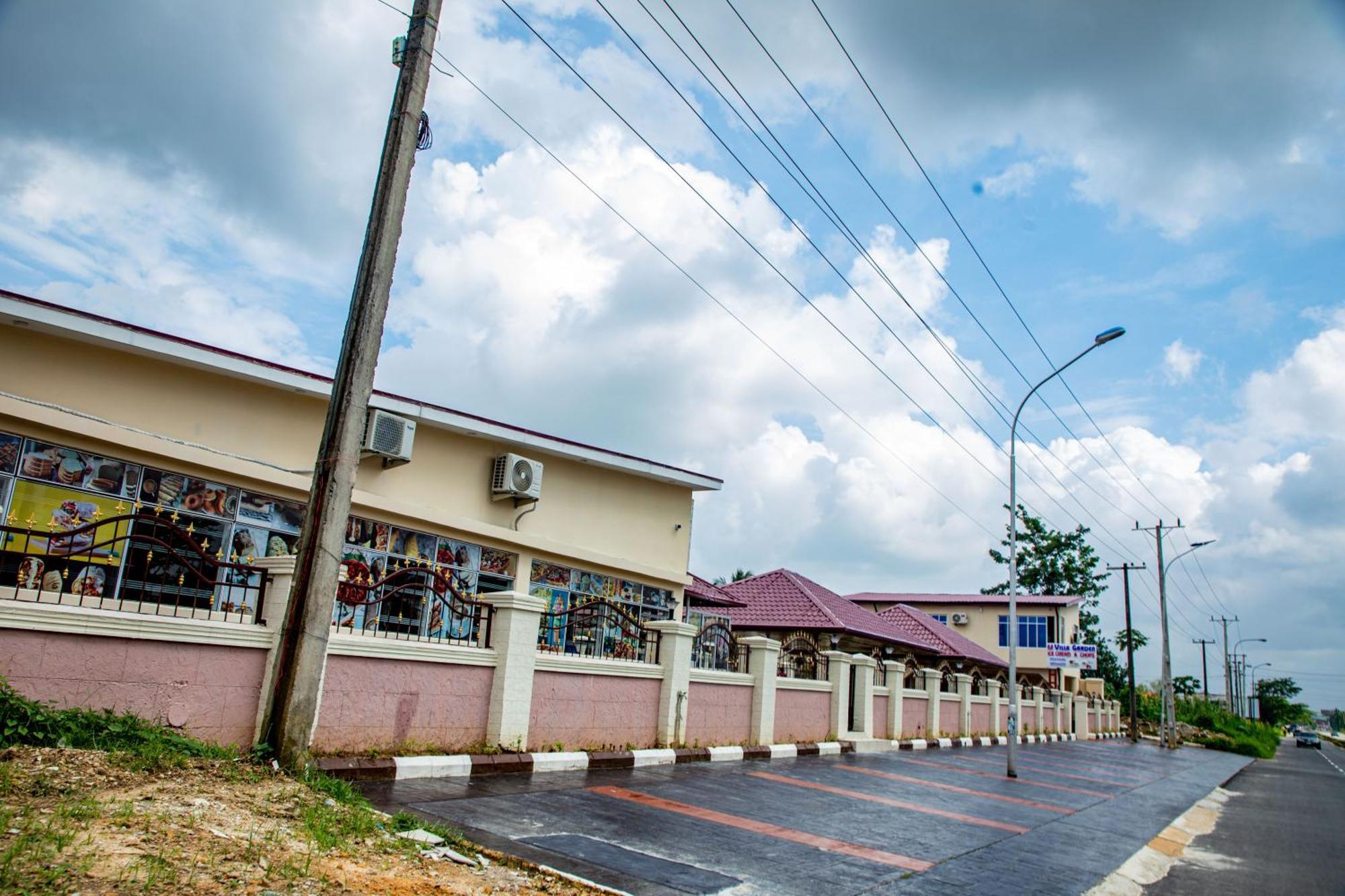 Villa Hilton Hotels Uyo Kültér fotó