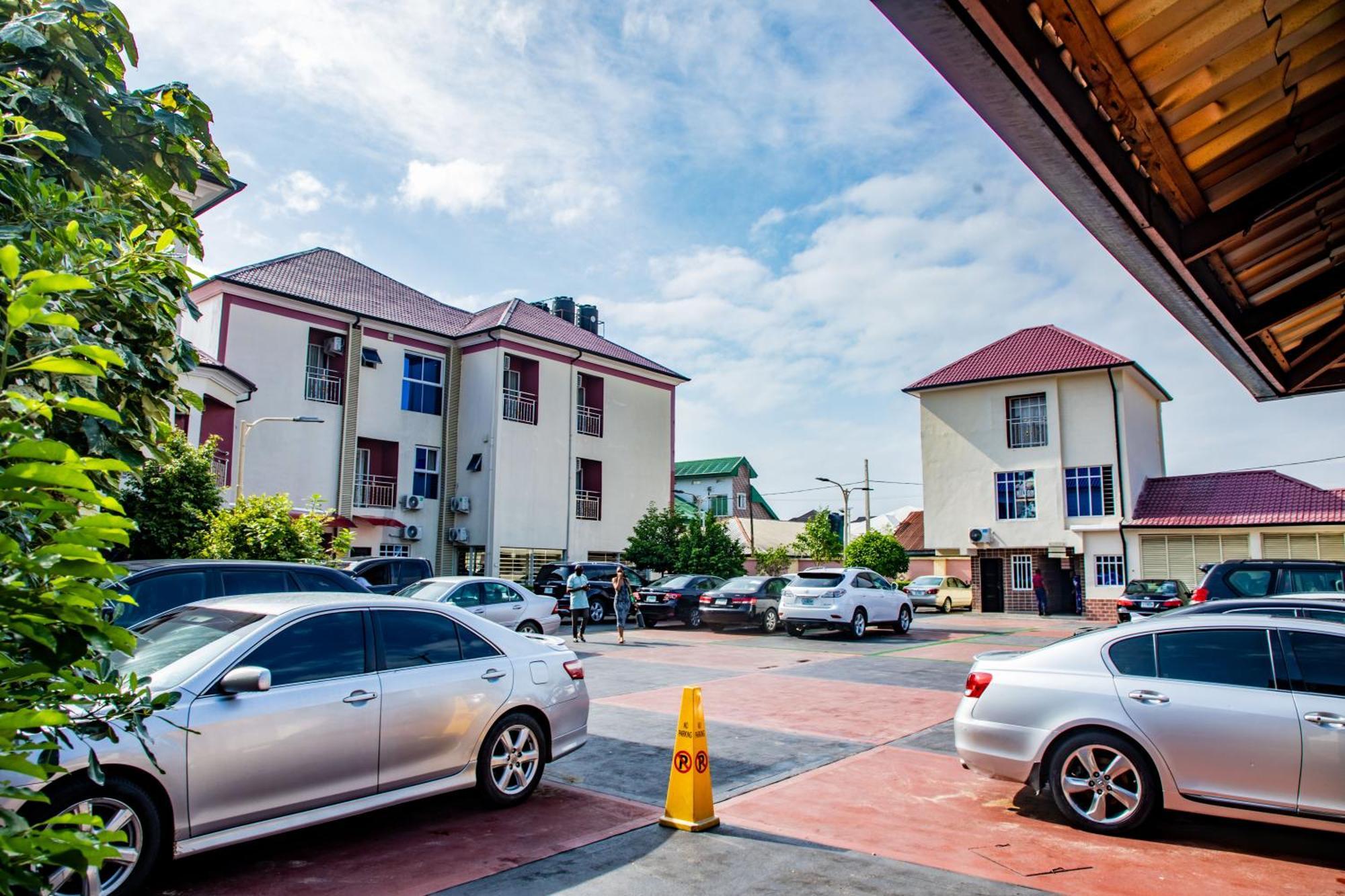 Villa Hilton Hotels Uyo Kültér fotó