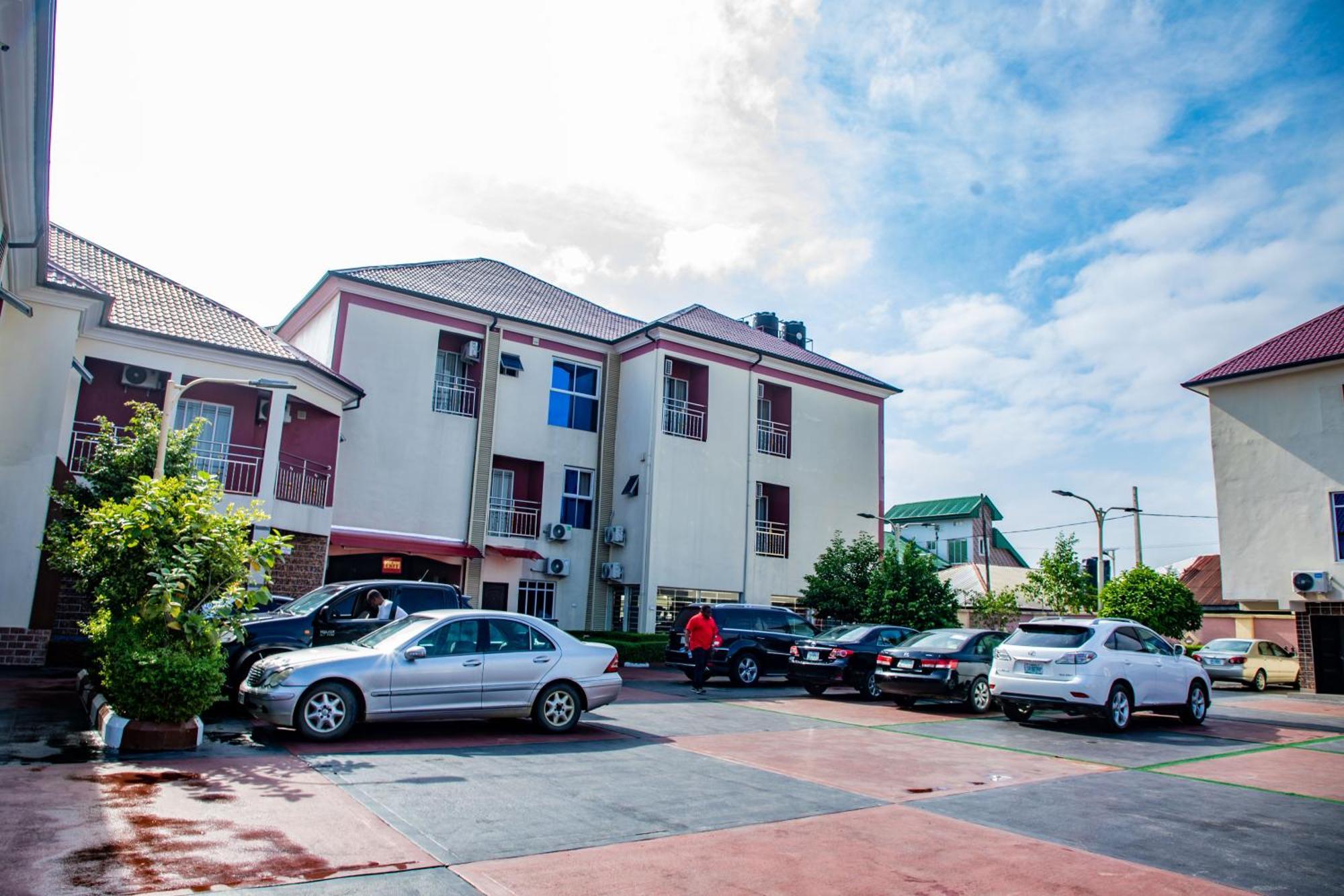 Villa Hilton Hotels Uyo Kültér fotó