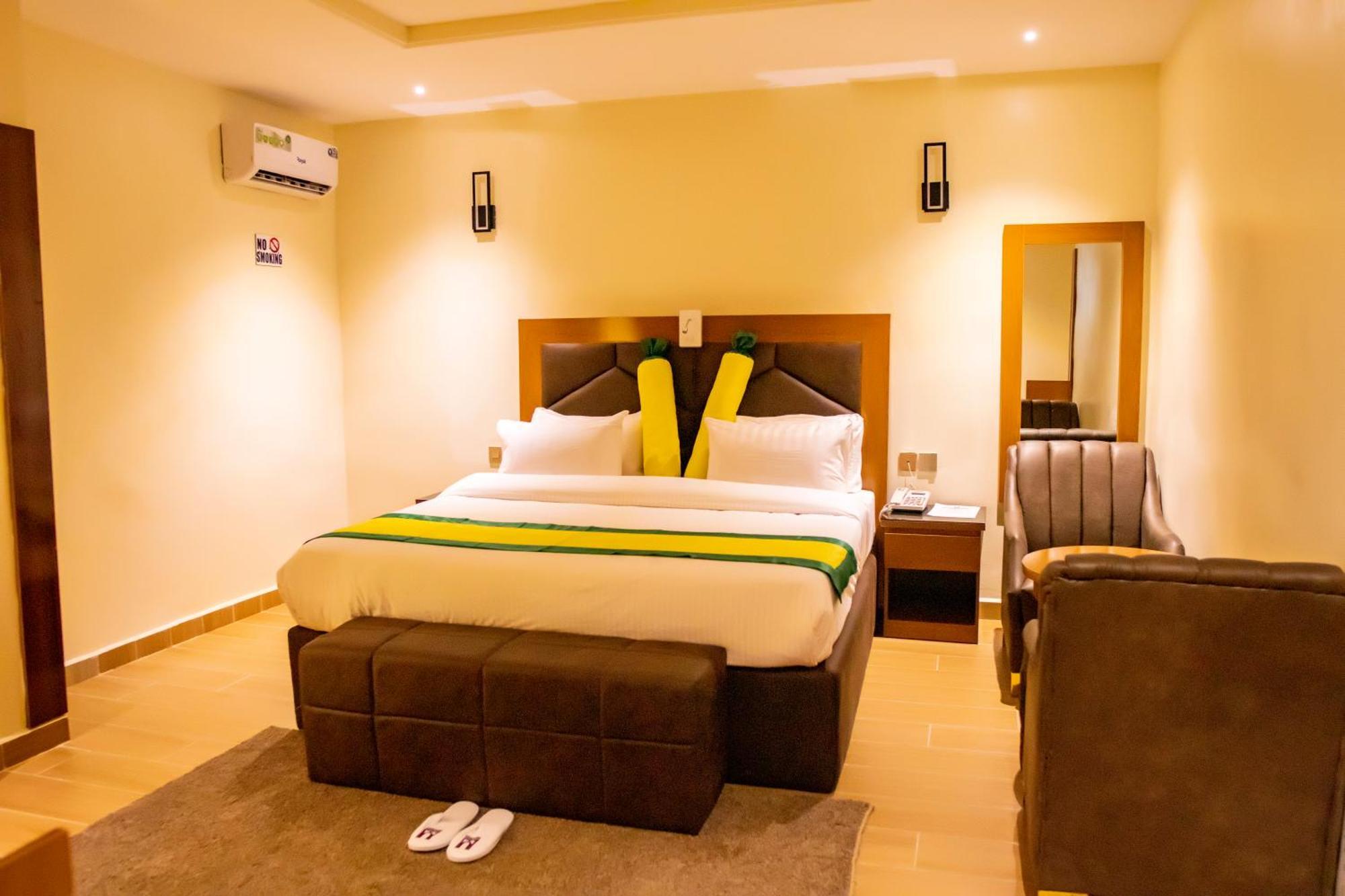 Villa Hilton Hotels Uyo Kültér fotó