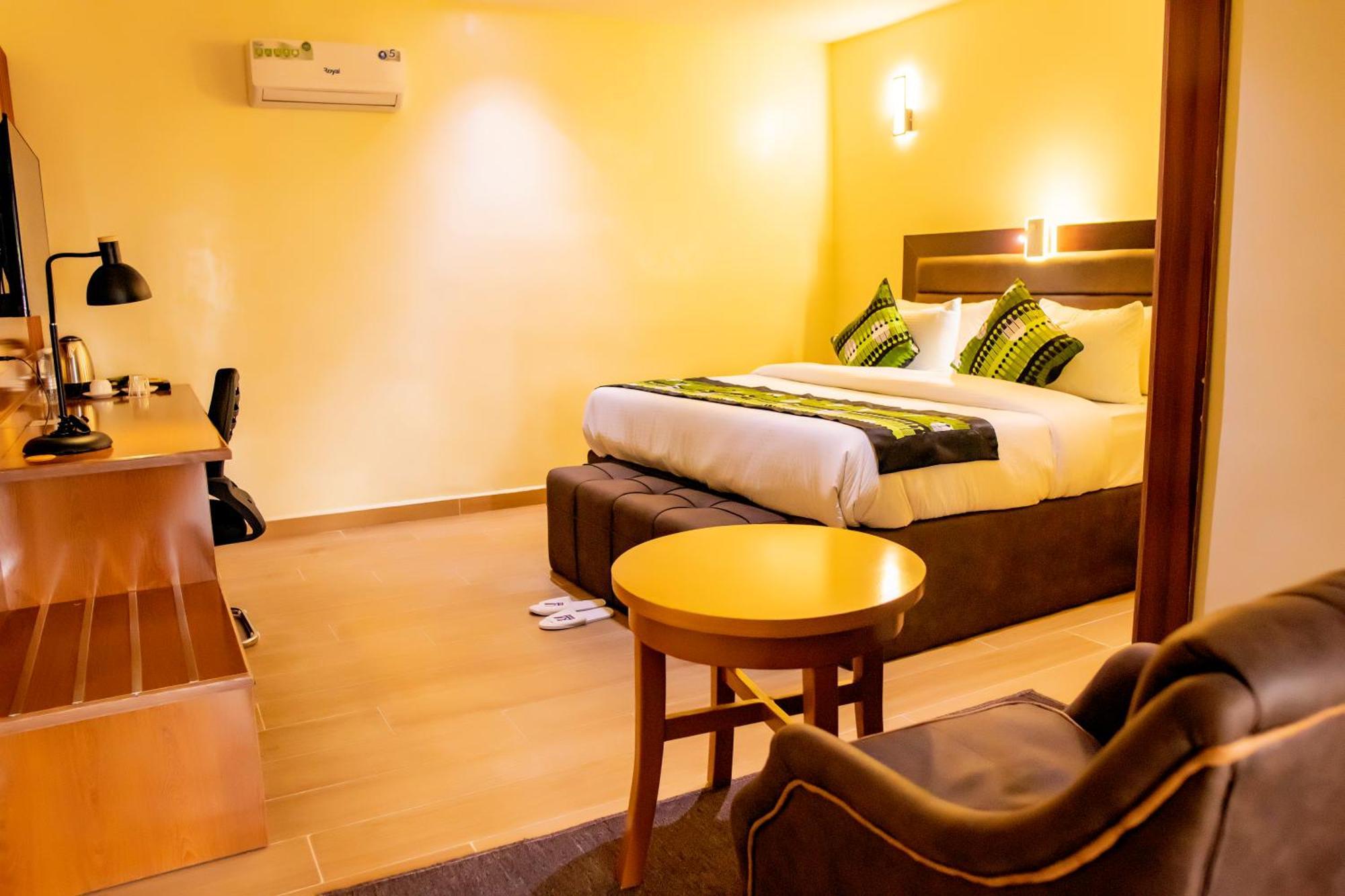 Villa Hilton Hotels Uyo Kültér fotó