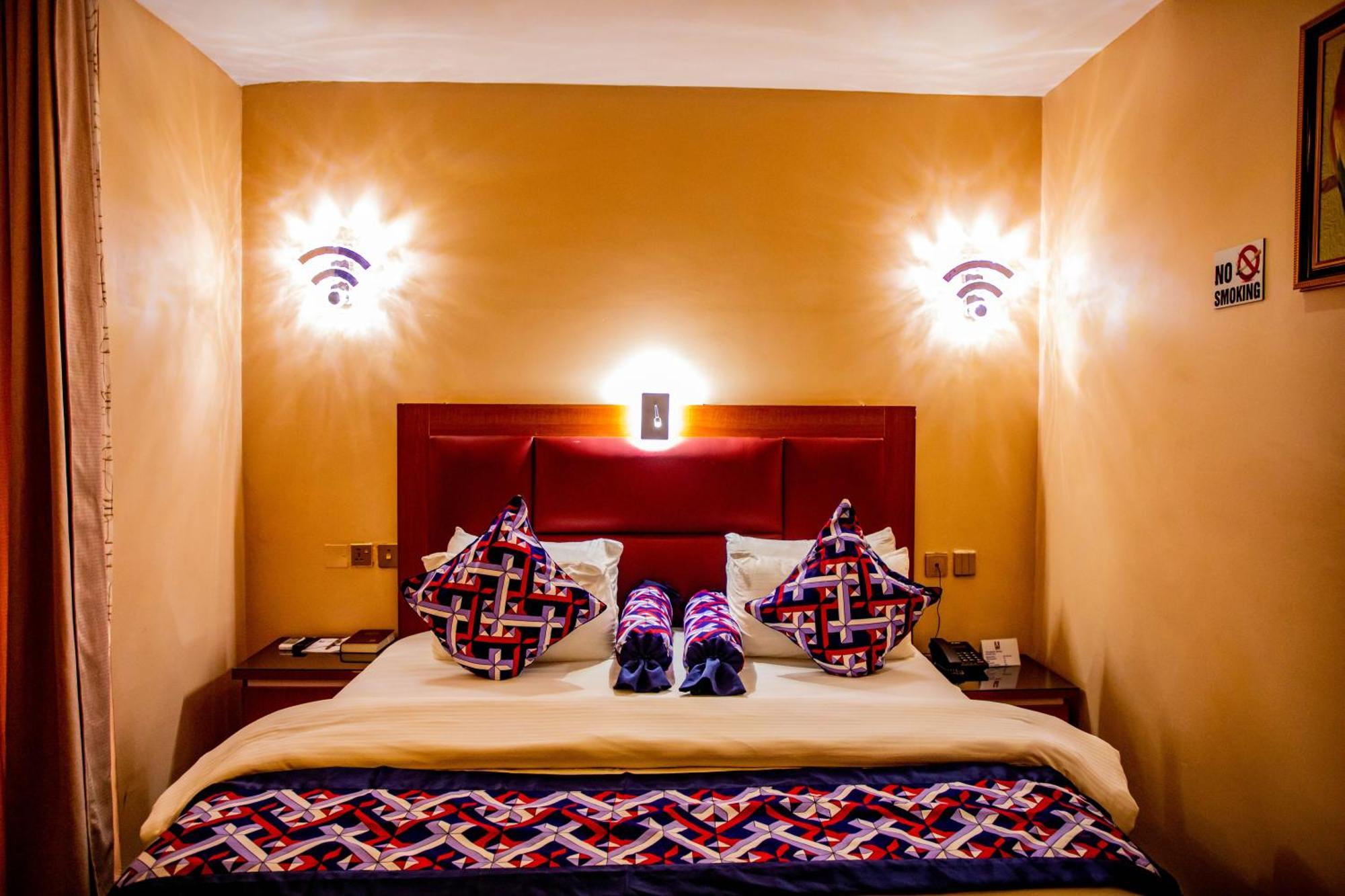 Villa Hilton Hotels Uyo Kültér fotó