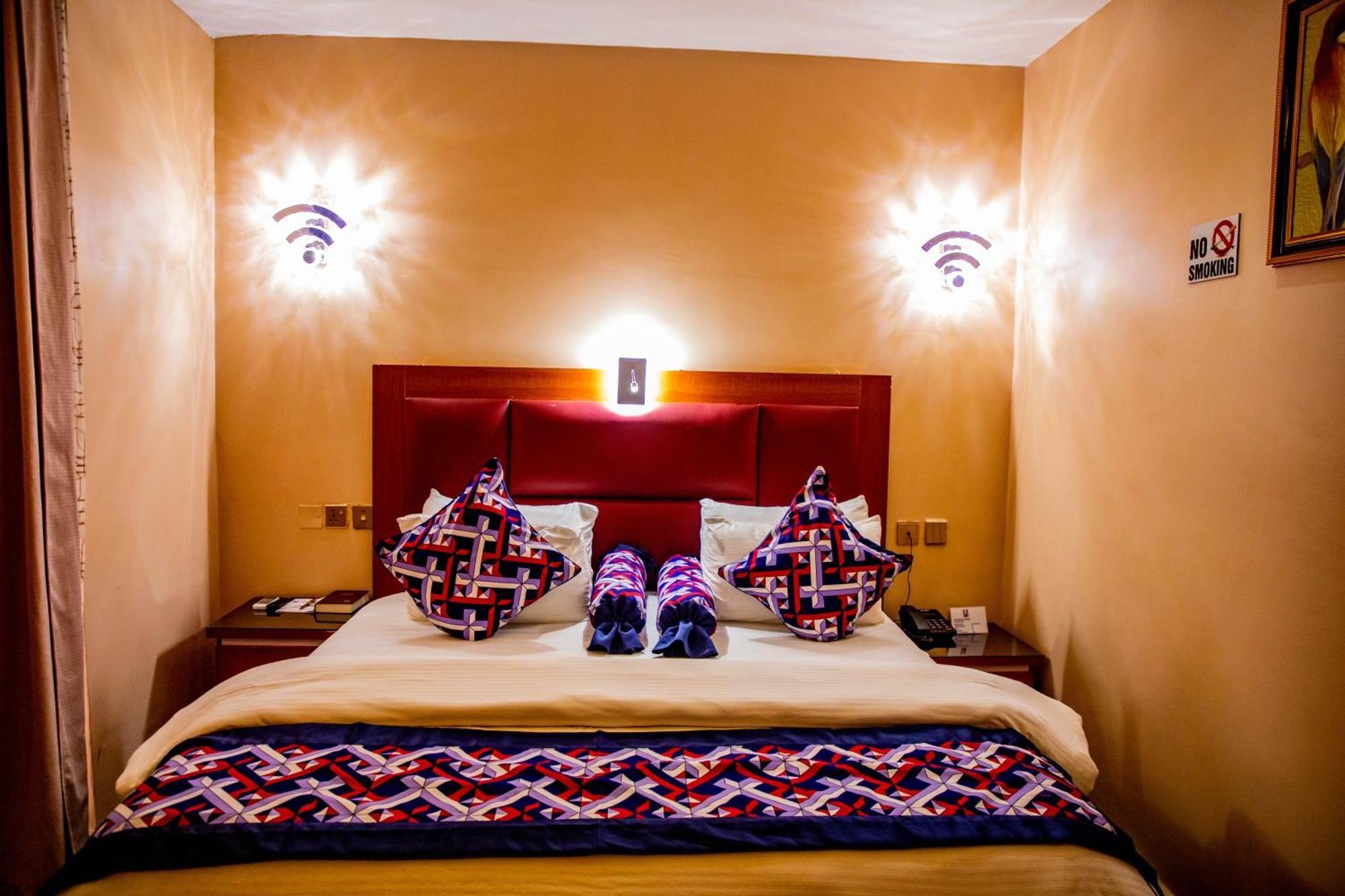 Villa Hilton Hotels Uyo Kültér fotó