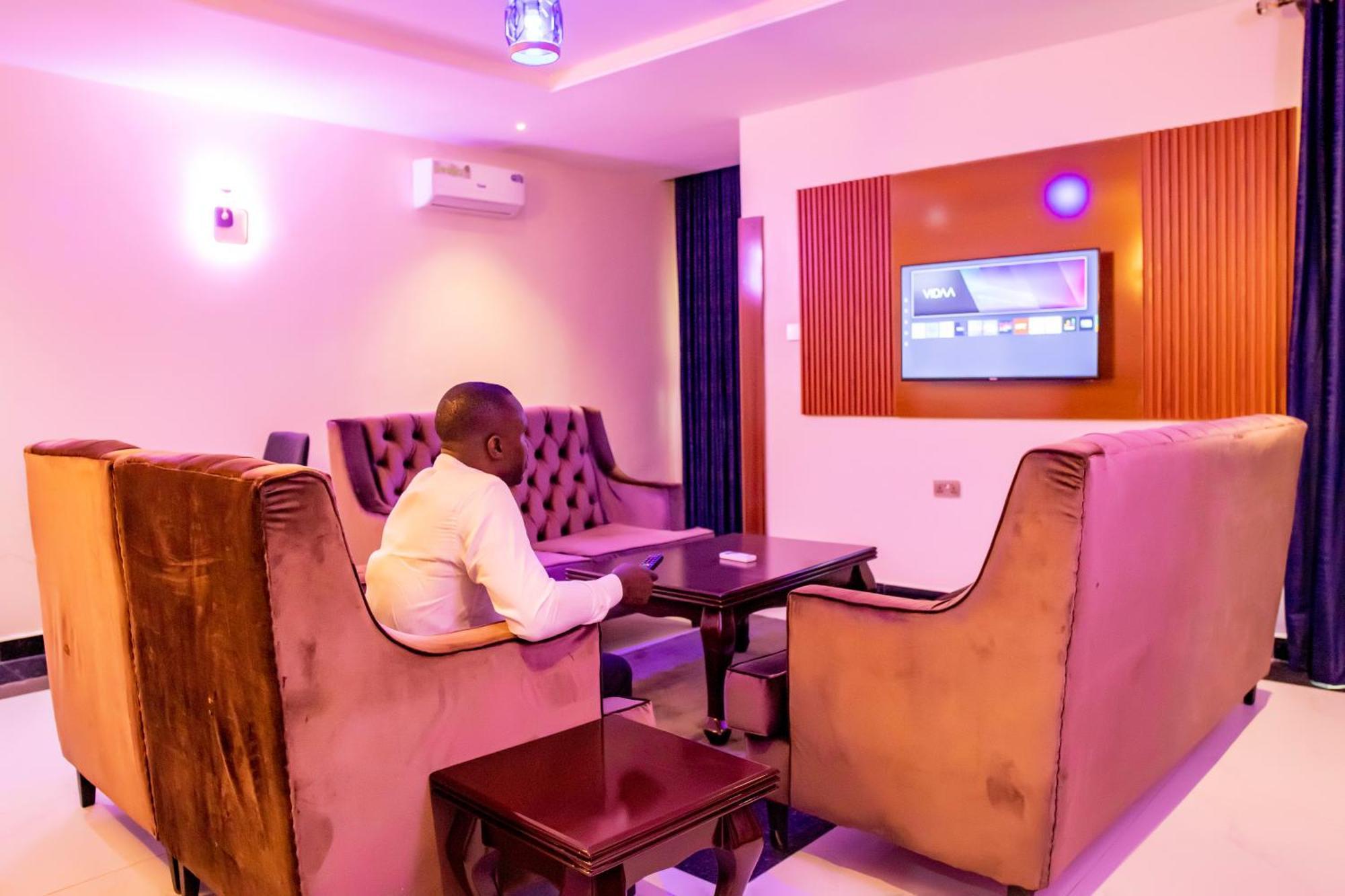 Villa Hilton Hotels Uyo Kültér fotó