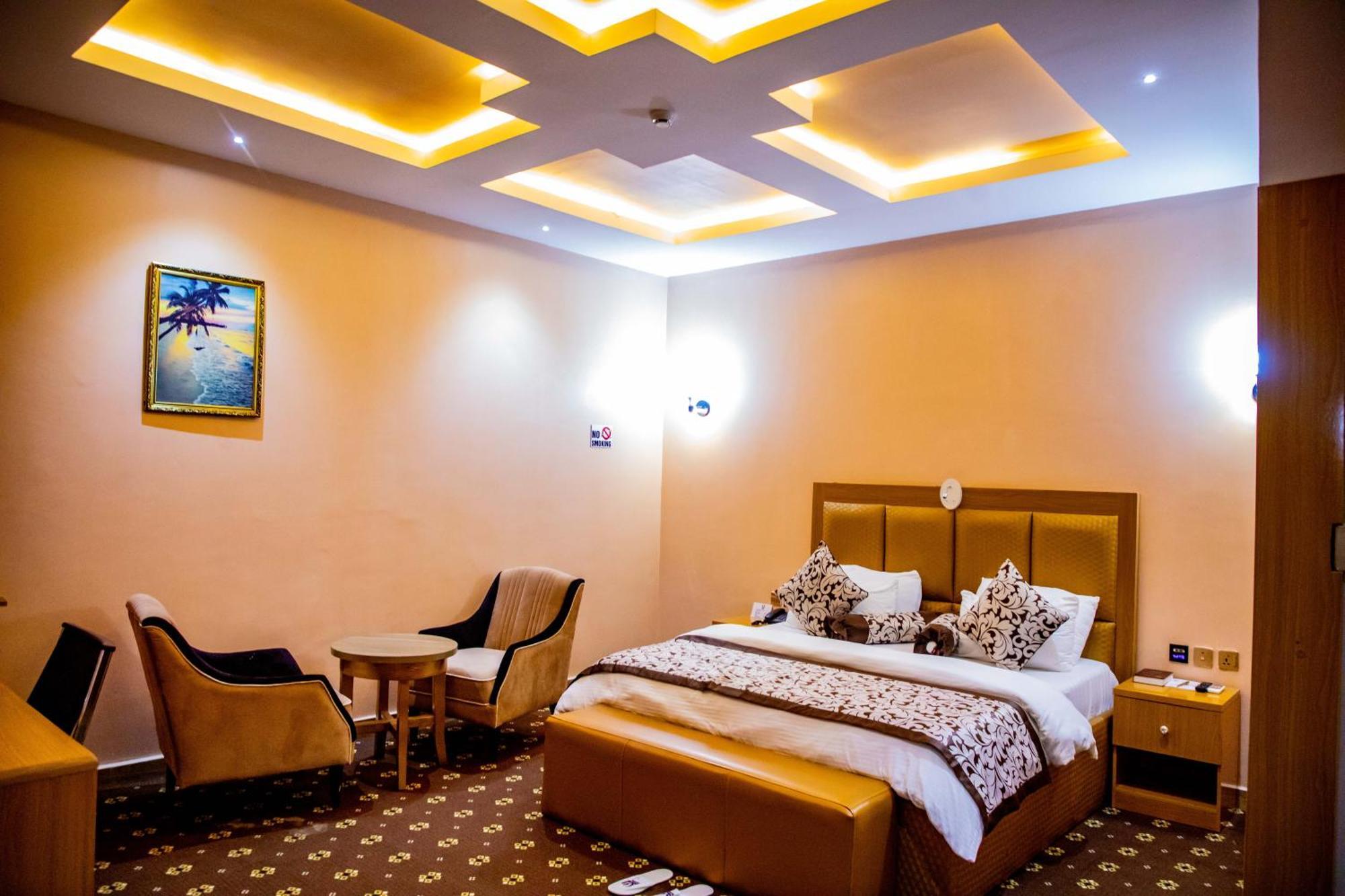 Villa Hilton Hotels Uyo Kültér fotó
