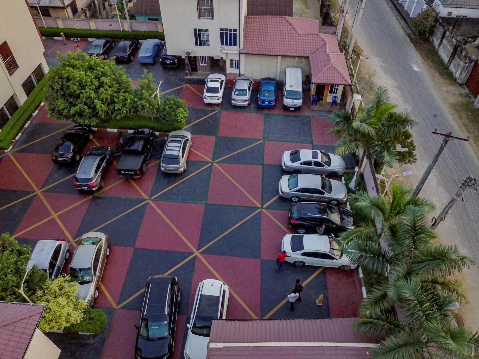 Villa Hilton Hotels Uyo Kültér fotó