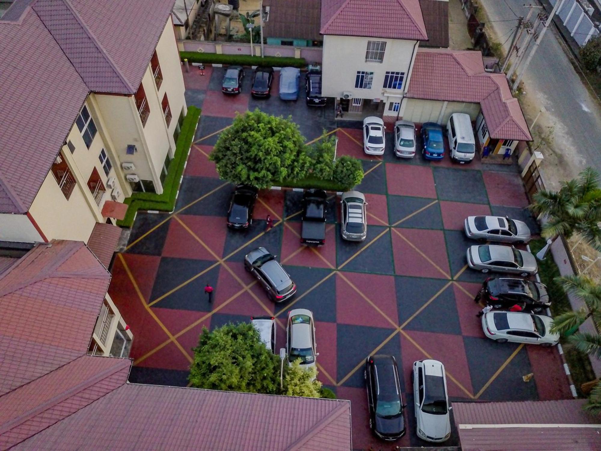 Villa Hilton Hotels Uyo Kültér fotó